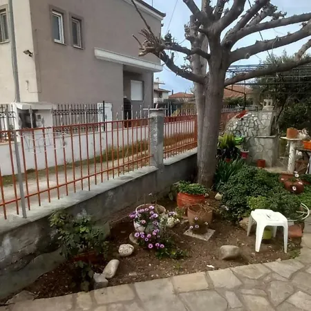 βιλλα τζουλια * Néa Plája
